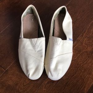 NWOT White Toms